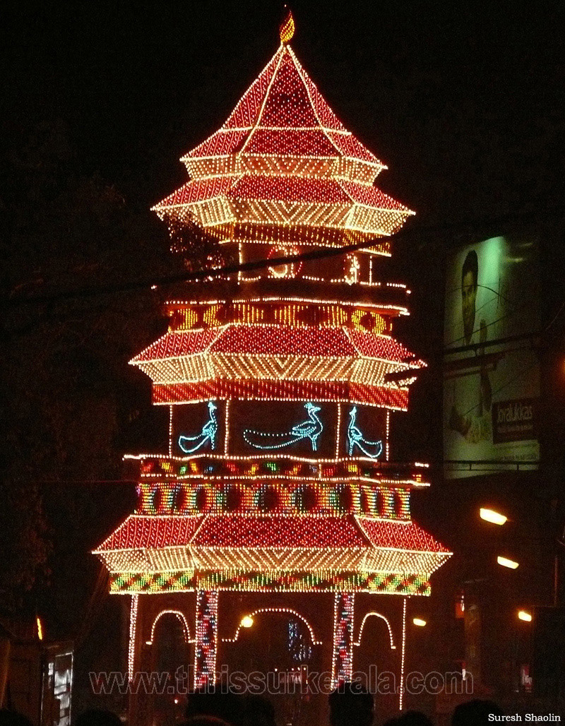 thrissur-pooram-2010 (1)